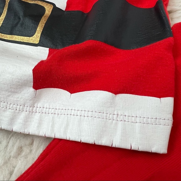 Santa Pajamas 🎅🏻 | 2-piece Snug Fit | 2T - Picture 5 of 8